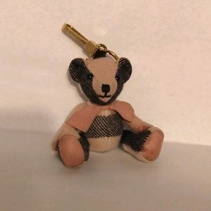 ✨ Vintage Burberry Rose Bear keychain✨